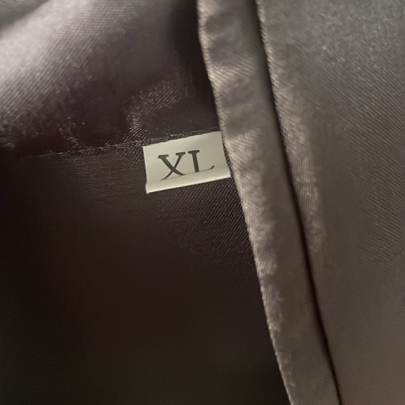 Silk Robe - Picture 2 of 3